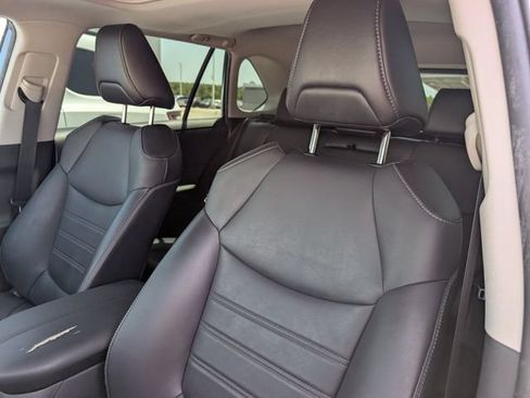 Used 2023 Toyota RAV4 XLE Premium FWD image 10