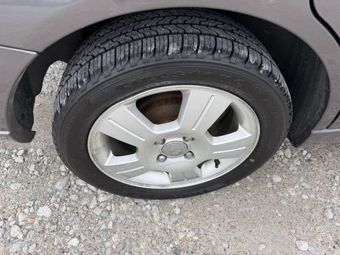 Used 2007 Ford Focus SE FWD image 11