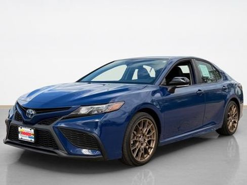 Used 2024 Toyota Camry SE w/ Convenience Package FWD image 6