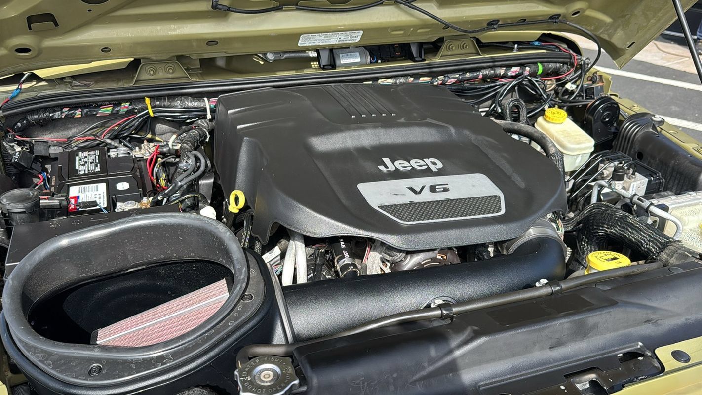 Used 2013 Jeep Wrangler Unlimited Sport AWD/4WD image 32