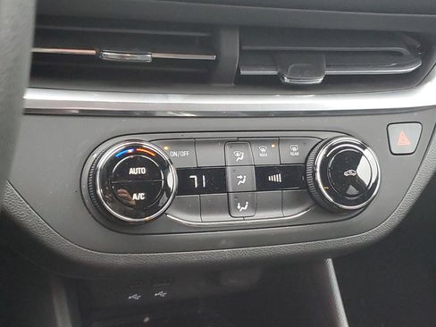 Used 2024 Buick Envista Preferred w/ Advanced Safety Package image 21