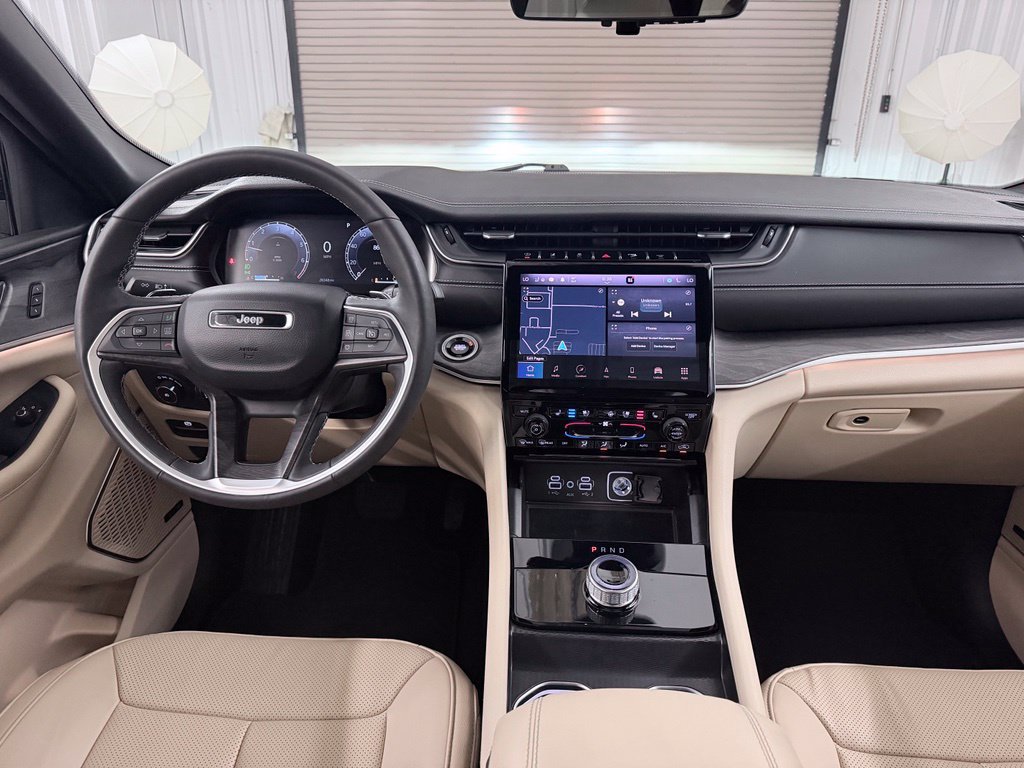 Used 2025 Jeep Grand Cherokee L Limited w/ Luxury Tech Group II RWD image 28