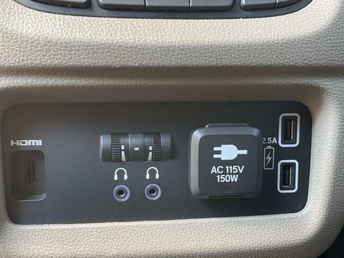 Used 2022 Honda Pilot Touring image 15