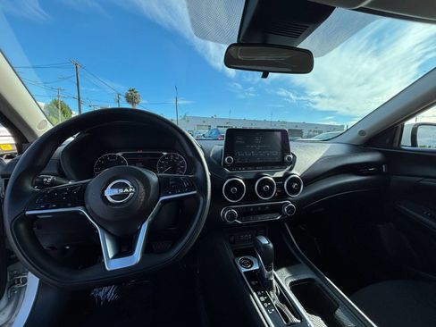 Used 2025 Nissan Sentra SV FWD image 32