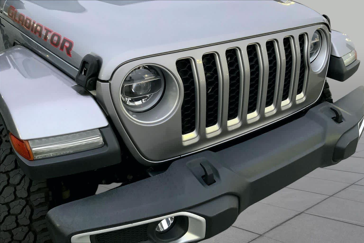 Used 2020 Jeep Gladiator Overland AWD/4WD image 27