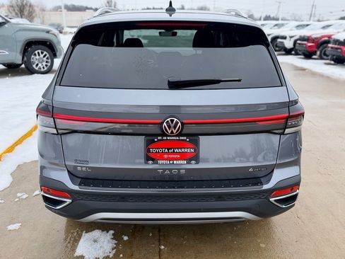 Used 2025 Volkswagen Taos SEL image 4