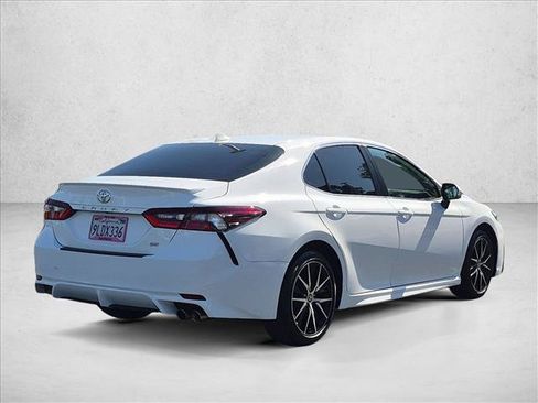 Used 2024 Toyota Camry SE FWD image 5