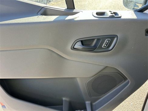 New 2025 Ford Transit 250 148 Medium Roof image 25