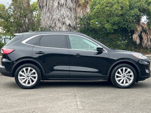 Used 2022 Ford Escape Titanium w/ Titanium Elite Package image 3