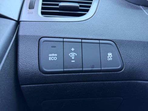 Used 2015 Hyundai Elantra SE w/ Option Group 03 image 31