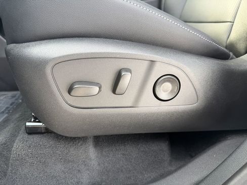 New 2026 Chevrolet Traverse LT w/ Midnight/Sport Edition image 17