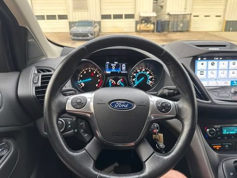 Used 2016 Ford Escape SE w/ SE Leather Comfort Package FWD image 18