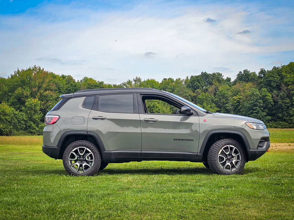 New 2026 Jeep Compass Trailhawk AWD/4WD image 2