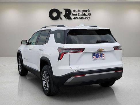 Used 2025 Chevrolet Equinox LT w/ Convenience Package II image 4