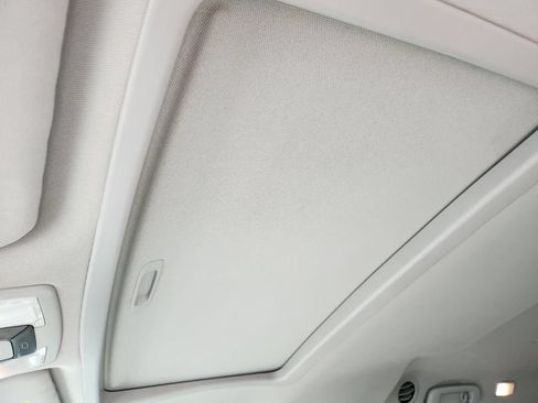 Used 2015 Toyota Sienna XLE w/ XLE Navigation Package FWD image 25