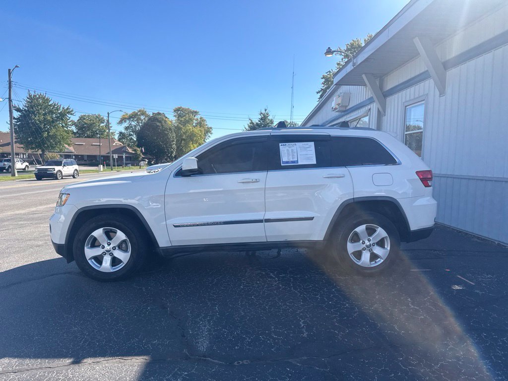 Used 2012 Jeep Grand Cherokee Laredo AWD/4WD image 4