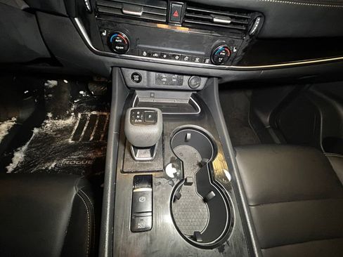 Used 2026 Nissan Rogue SL image 12