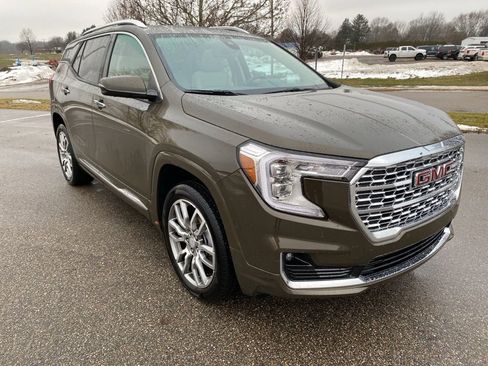 Used 2024 GMC Terrain Denali w/ Denali Premium Package image 1
