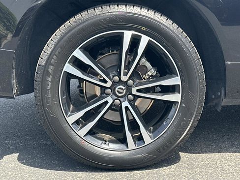 Used 2021 Volvo XC60 T5 Momentum w/ Advanced Package FWD image 28