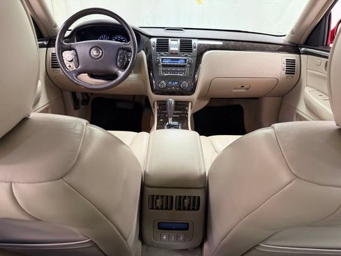 Used 2011 Cadillac DTS Luxury FWD image 28