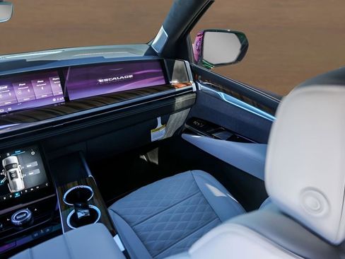 Certified 2025 Cadillac Escalade Sport Platinum w/ LPO, ONYX Package image 29