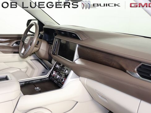 Used 2021 GMC Yukon XL Denali image 23