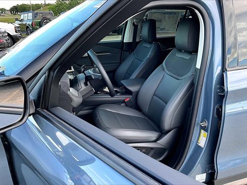 New 2025 Ford Explorer Active w/ Active Comfort Package image 8