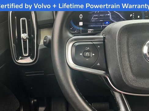 Certified 2025 Volvo XC40 B5 Core image 25