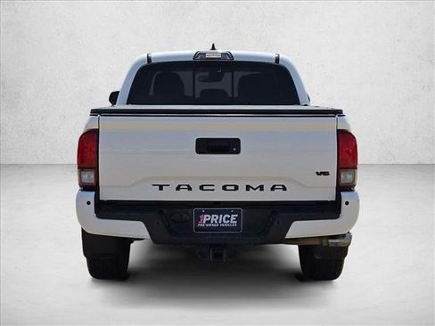 Used 2018 Toyota Tacoma TRD Sport w/ Technology Package AWD/4WD image 6