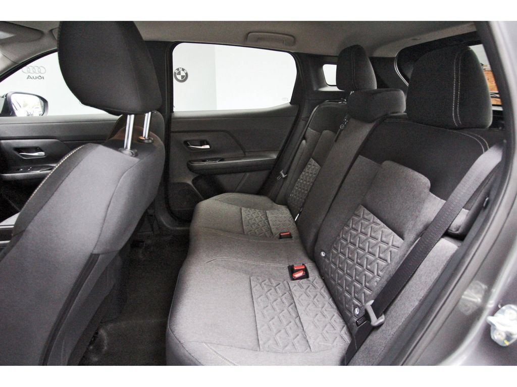 Used 2026 Nissan Kicks SV FWD image 11