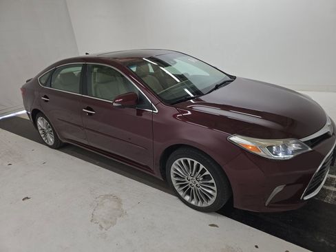 Used 2016 Toyota Avalon Limited w/ Toyota Safety Sense Package image 3