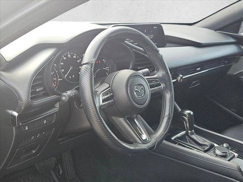 Used 2022 MAZDA MAZDA3 s image 10