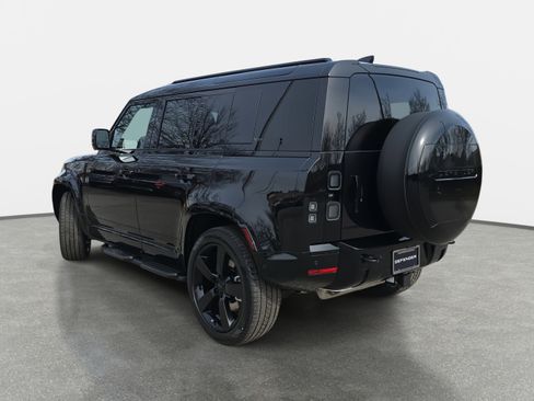 New 2026 Land Rover Defender 110 X-Dynamic SE image 7