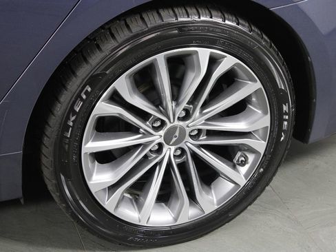 Used 2016 Hyundai Genesis 3.8 w/ Option Group 02 image 11