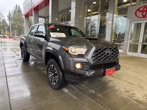 Certified 2022 Toyota Tacoma TRD Sport image 1