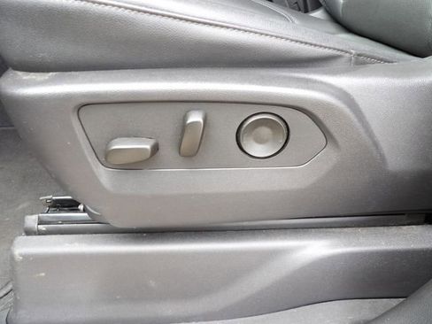 Used 2025 GMC Sierra 1500 SLT image 16