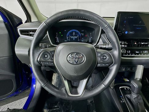 Used 2023 Toyota Corolla Cross XLE w/ Convenience Package AWD/4WD image 15