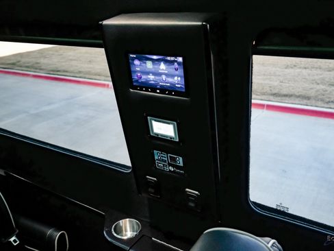 Used 2023 Mercedes-Benz Sprinter 3500 w/ Parking Package image 78