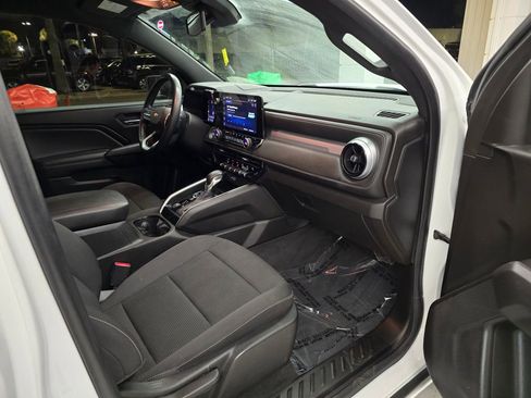 Used 2023 Chevrolet Colorado LT w/ LT Convenience Package II image 30