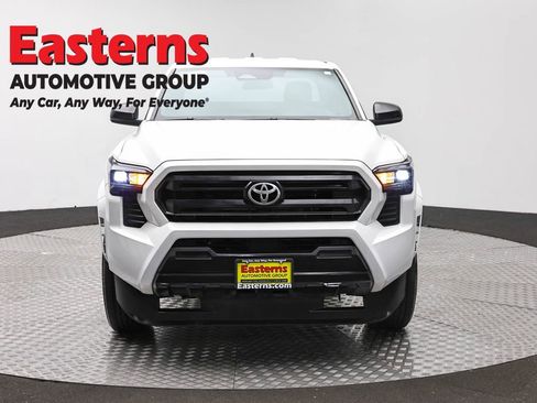 Used 2025 Toyota Tacoma SR RWD image 2