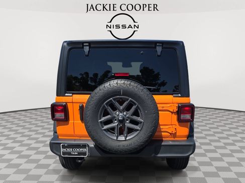 Used 2025 Jeep Wrangler Unlimited Sport AWD/4WD image 6