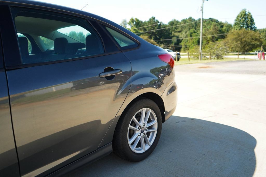 Used 2018 Ford Focus SE FWD image 21