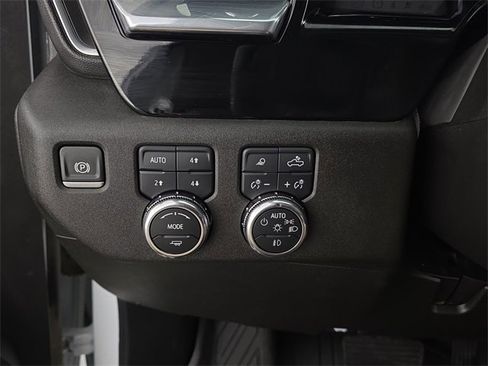 Certified 2025 GMC Sierra 3500 SLT w/ X31 Off-Road Package image 17