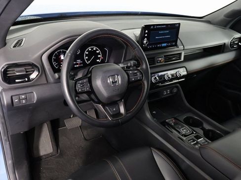 Used 2025 Honda Pilot TrailSport image 7