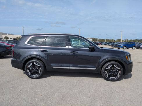 New 2025 Kia Telluride EX image 4