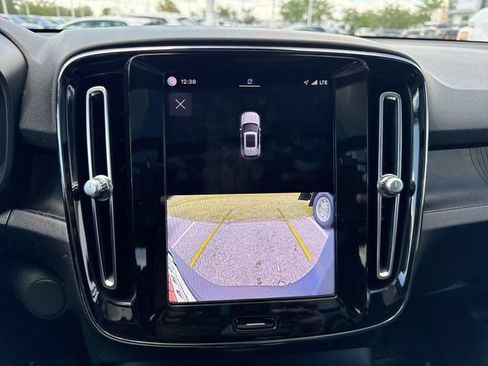 Used 2023 Volvo XC40 Recharge Ultimate w/ Protection Package Premier AWD/4WD image 15