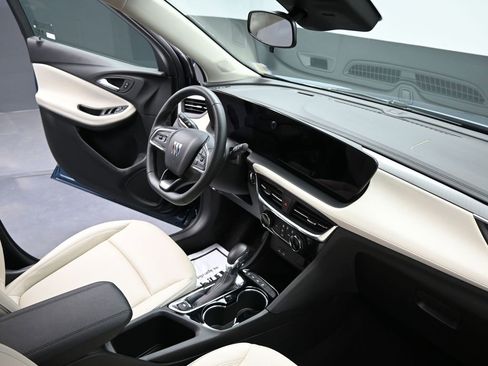 Used 2024 Buick Encore GX Sport Touring image 16