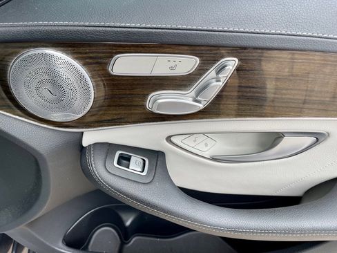 Used 2015 Mercedes-Benz C 400 4MATIC image 37
