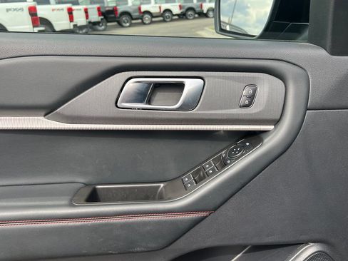 Used 2025 Ford Explorer ST-Line w/ ST-Line Street Pack AWD/4WD image 29