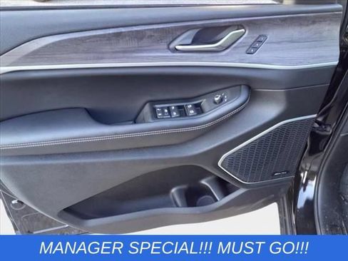 New 2024 Jeep Grand Cherokee Limited 4xe AWD/4WD image 11